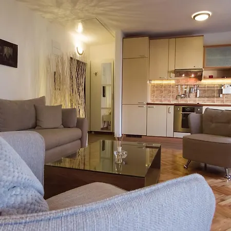 Apartment Center Nis